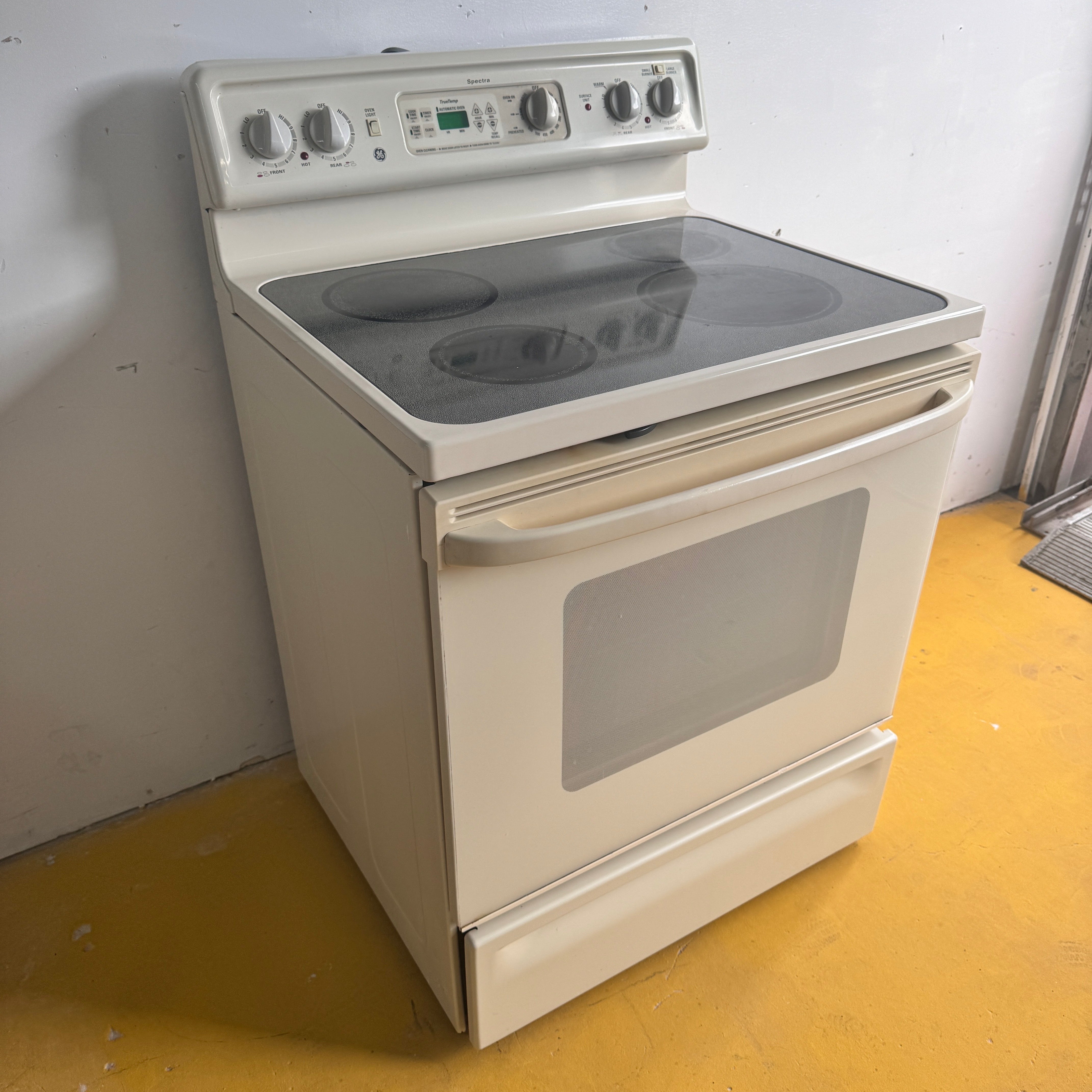 GE Electric Stove GE Electric Stove